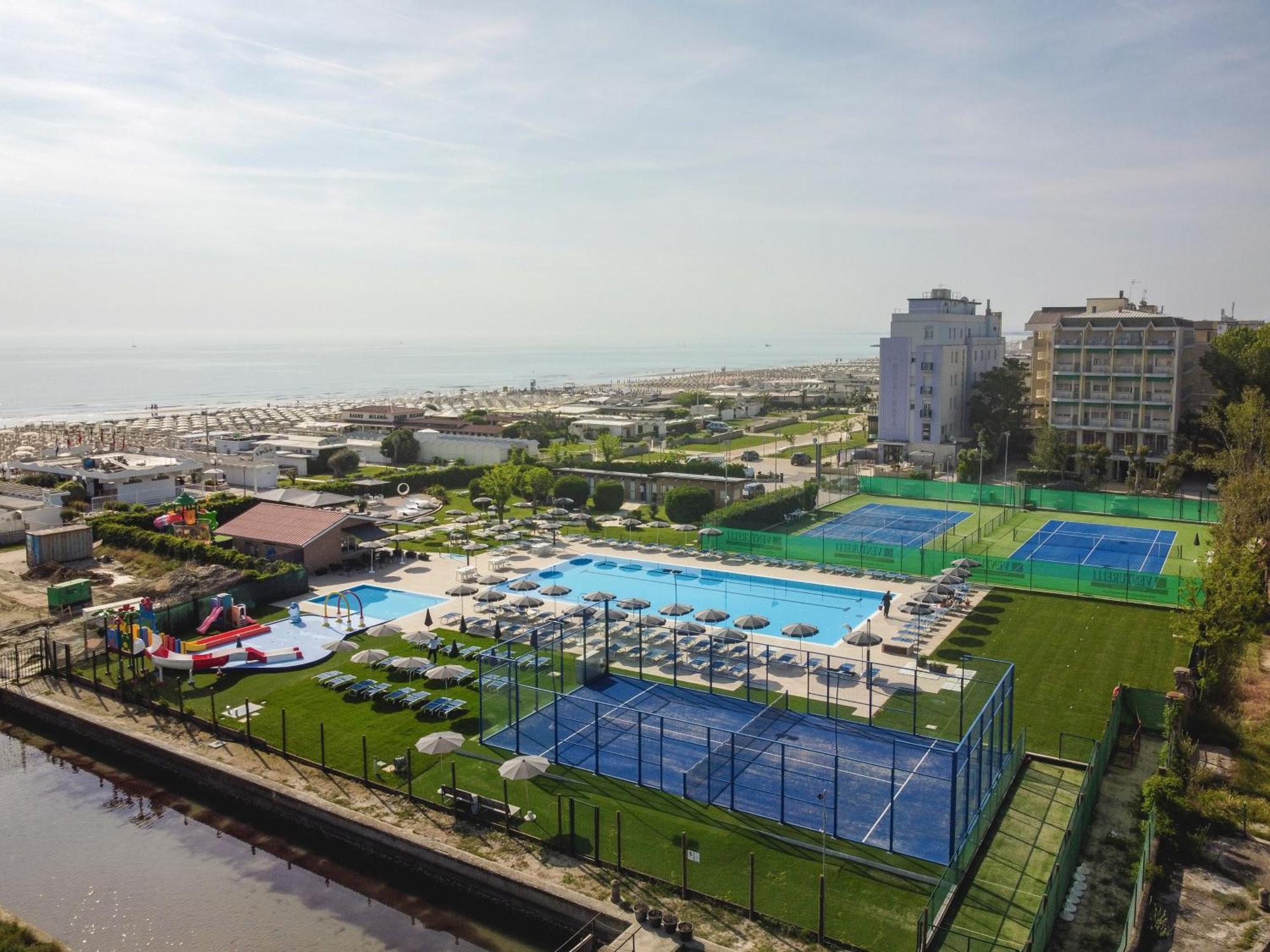 Hotel Baya - In Centro, Sul Mare Milano Marittima Buitenkant foto